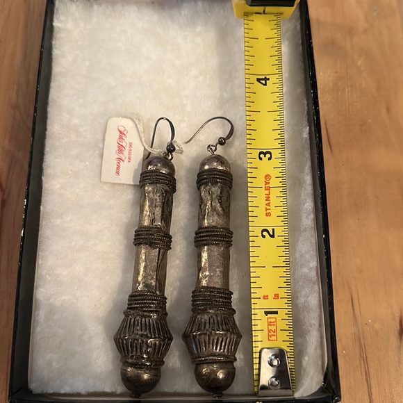 NWT Saks Fifth Avenue Hollow Distressed Fish Hook Earrings - Picture 5 of 5